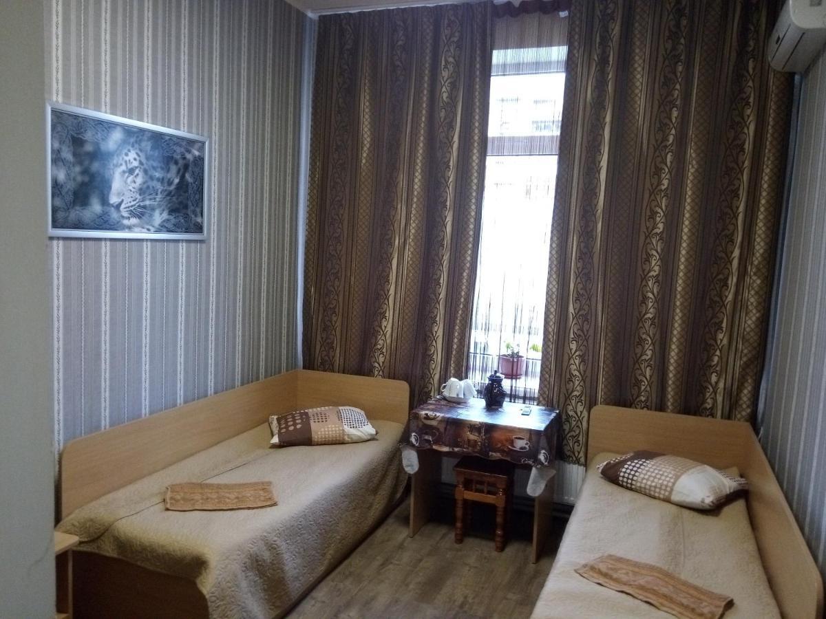 Hotel As 1 Uzjhorod Eksteriør billede